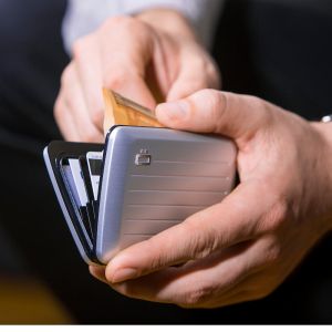 Ögon Designs Smart Credit Card Case V2 - Carteira de Alumínio